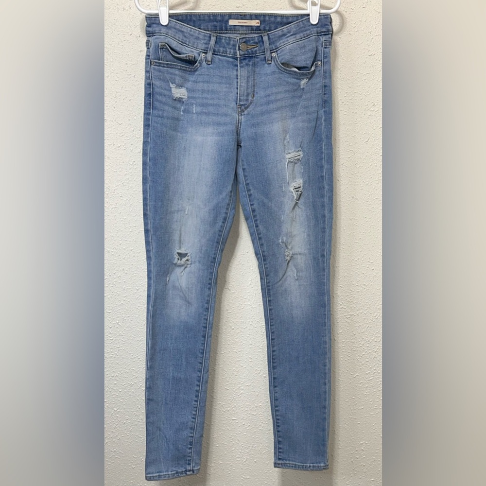 Levi’s 711 skinny denim jeans light wash blue size 28x30